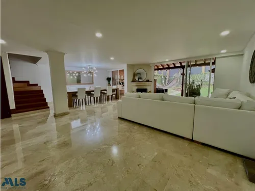 Hermosa Casa En La Loma De Las Brujas(mls#253864)