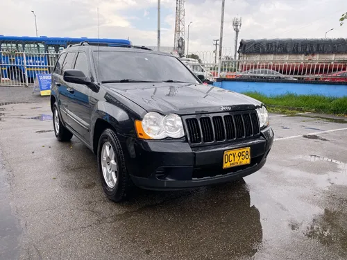 Jeep Grand Cherokee 3.7 LAREDO AT 4X4
