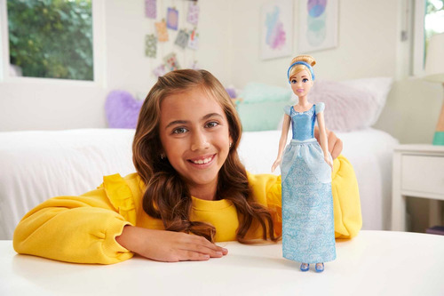 Muñeca con falda brillante de la princesa Cenicienta de Disney, Mattel