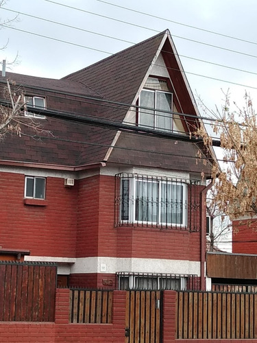 Imagen 1 de 10 de Hermosa Casa Y Cómoda En Un Excelente Sector