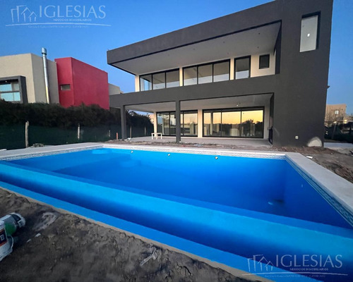 Casa En Venta Al Lago, El Cantón Norte