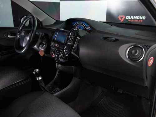 Toyota Etios Cross 1.5 16v Flex 4p Manual