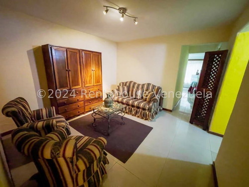Apartamento Con Terraza Excelente Ubicación!!! En Alquiler La Carlota I