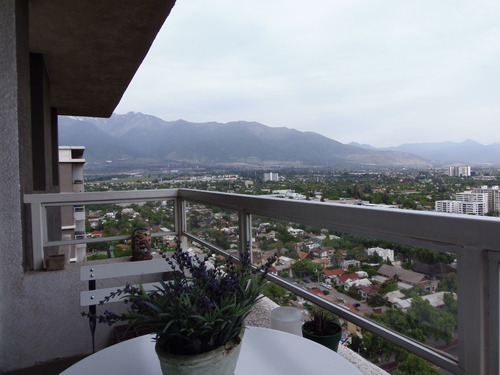 Con Vista Panorámica En Macul Y Próxima Estación De Metro