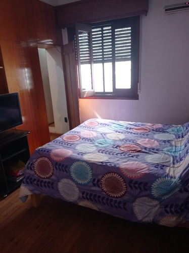 Excelente Casa , Con Renta, 3 Dormitorios, Garajes Y Barbacoas - La Paz