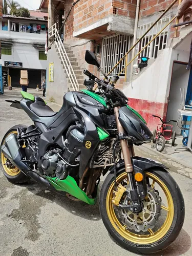 Kawasaki Z1000, Como Nueva, Varios Extras...