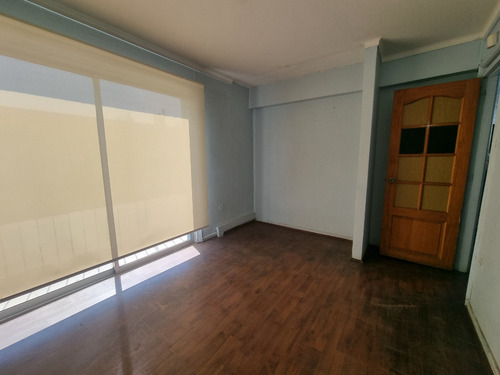 Casa En Excelente Ubicación, Apta Para Oficina Con Trifásica
