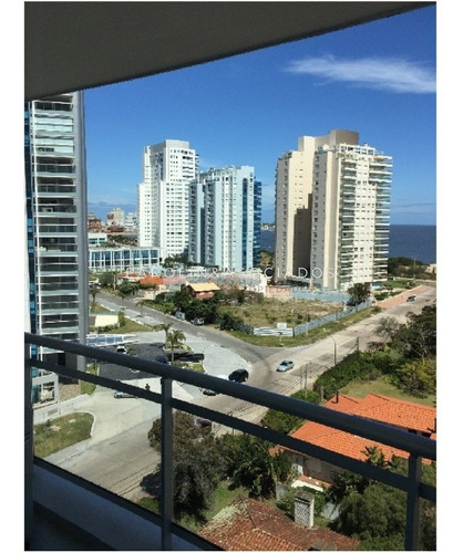 Apartamento A La Venta En Punta Del Este Edificio Sunrise- Ref: 1059