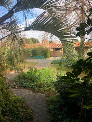 Imagen 3 de 16 de Linda Casa En Entorno Agradable, Excelente Para Vivir Todo El Año, Cuenta Con 3 Dormitorios, Living Comedor Cocina, Parrillero Sin Techar Y Garage.