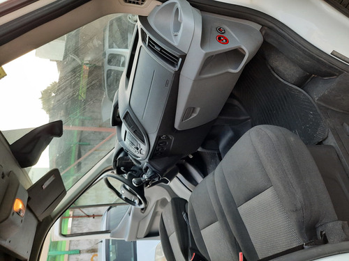 Ford Transit 2.2 Furgon Mediano 350m 2015