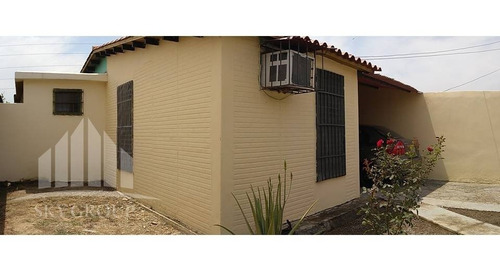 Imagen 2 de 15 de Casa En San Joaquin, Urb. Guayabal 04127407774 (atc-626)