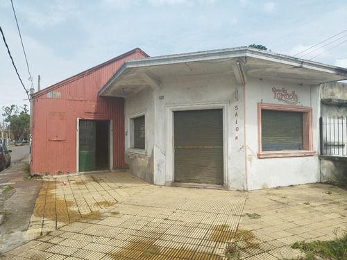 Venta De Casa Esquina Con Local Comercial Sayago