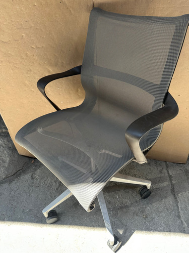 Herman Miller Setu Gris Malla (Usado)