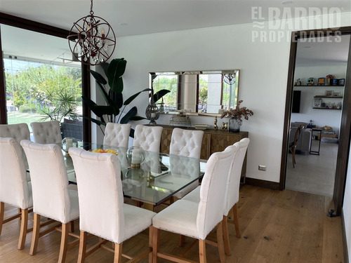 Casa En Venta De 4 Dorm. En Colina