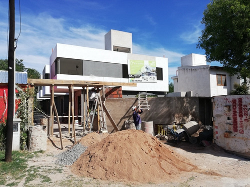 Imagen 18 de 18 de Duplex En Venta 2 D Y Dpto 1 D Con Cochera,