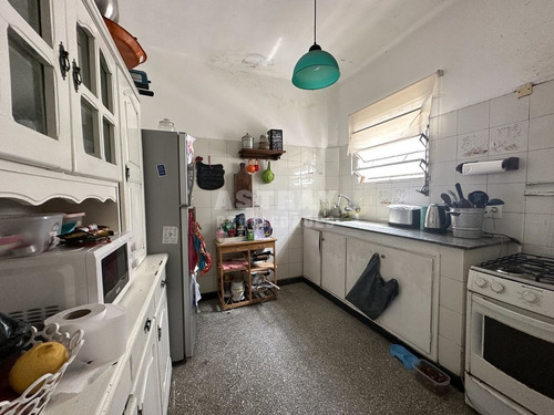 Imagen 12 de 17 de Casa En Venta De 3 Dormitorios En La Blanqueada (ref: Ast-2918)