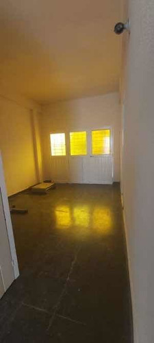 Imagen 3 de 13 de Hermoso Chalet En Esquina , Zona Centrica De Llavallol