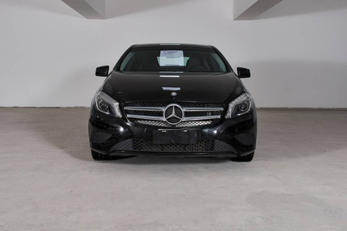 Imagen 8 de 15 de Mercedes Benz 2014 A 200 Blueefficiency Urban L/13