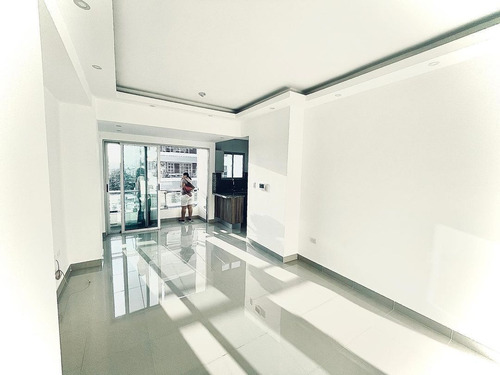 Apartamento En Alquiler En Urb. Real De 1 Habitacion