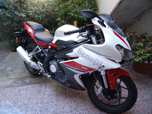 Imagen 2 de 5 de Benelli 302r 2021