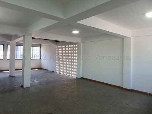 Edificios En Alquiler Mls #24-6186