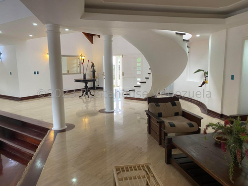 Ss: Vende Casa 25-4103 En La Lagunita Country Club De 709 M2, 5h/7b/20pe