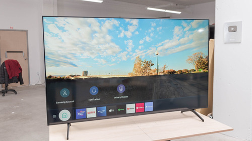 Imagen 2 de 3 de Tv Samsung Modelo 6985 De 70 Pulgadas Modelo 2021