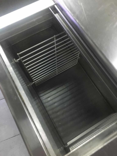 Imagen 2 de 5 de Heladera Botellero Bajo Mesada 3 Puertas