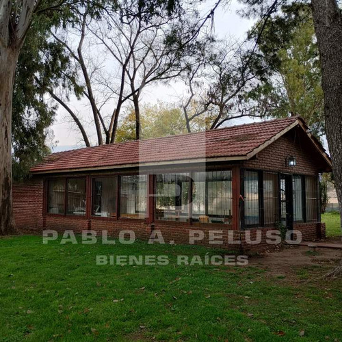 Quinta Con Quincho Y Piscina, Casa 4 Ambientes Y Casa De Caseros. Pontevedra, Merlo. Zona Oeste. Buenos Aires