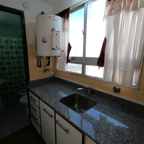 Imagen 18 de 21 de ¿soñas Con Una Vista Directa Al Mar? Este Departamento 1 Ambiente, Con Cochera Es Para Vos! Oportunidad. Oferta.