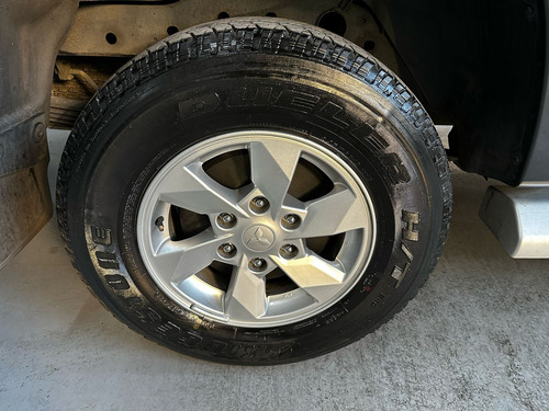 Mitsubishi L200 2.4 Cabina Doble 4x2 Mt