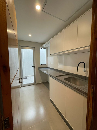 Vendo Casa Amoblada Con Piscina En El Barrio Kennedy: 3 Habitaciones Y 3 Baños