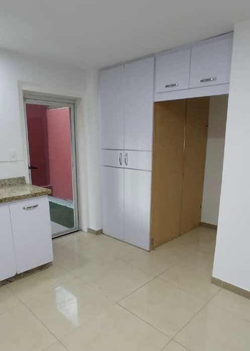 Townhouse En Alquiler El Castaño