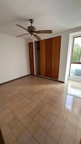 Apartamento En Venta En Piso Bajo Urb Valles De Camoruco Acv 278416