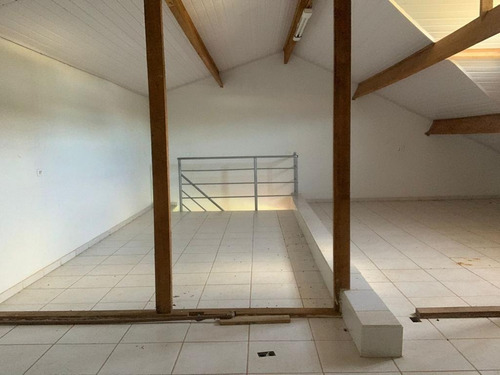 Imagem 7 de 18 de Chácara 1100m2, 200m2 De Área Construida, Salão Grande Para Festas Com Churrasqueira E Forno A Lenha, Casa Com Sotão, Cozinha E Banheiro - Ch00182 - 70394100