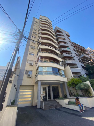 Departamento En Venta En Lanus Este