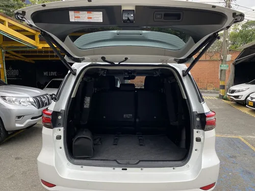 Toyota Fortuner 2.4 Srv Diesel At 4x2 2024