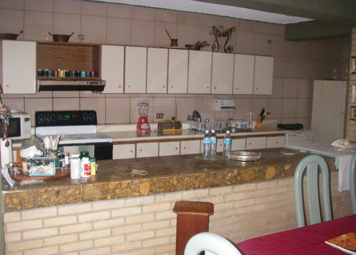 Se Vende Interesante Casa En Parte Alta De La Florida Con 4 Amplios Apartamentos