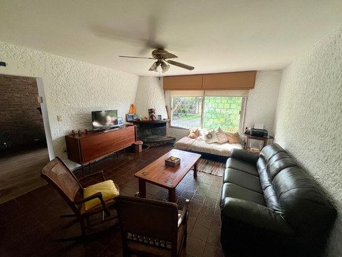 Venta Casa En Carrasco Norte. 2 Dormitorios. José Ordeig Y Guillermo Arrospide