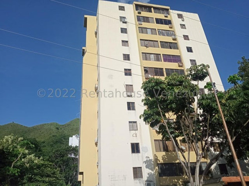 Apartamento En Venta Queda Parcialmente Amoblado Iluminado Con Clima Fresco Urb Mañongo Naguanagua Cmp