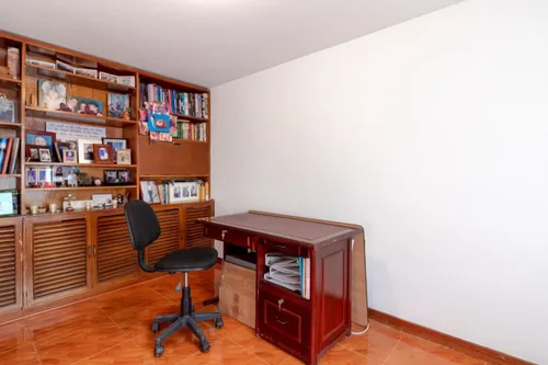 Casa En Venta En Batán. Cod V8277