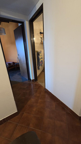 Solido Duplex De 4 Ambientes Con Cochera Y Jardin En Venta. Olivos