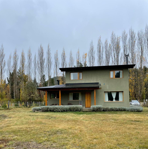 Casa Con Galería Y Jardín De 1700m2 En Venta - Península De San Pedro - Bariloche
