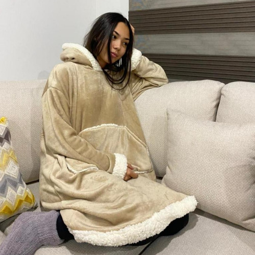 Cobija Con Mangas Piel De Durazno Copo Camel