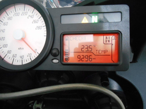 Motos