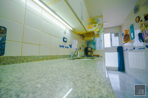 Departamento De 2 Ambientes De 53,73 M2. Piso Alto, Balcón. Cochera Fija. Apto Profesional. Flores