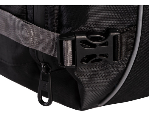 Imagen 5 de 7 de Mochila Moto Con Bolsa Para Ropa Humeda - Travel
