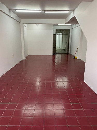 Excelente Local Comercial Calle Uribe Con 14 De Febrero.