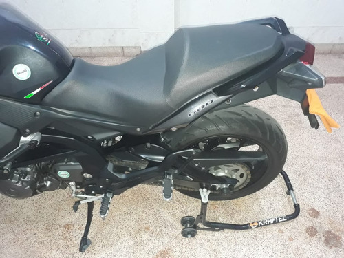 Imagen 12 de 20 de Benelli Tnt 600 Gt Touring Defensas Slider Puños Pie Carrera