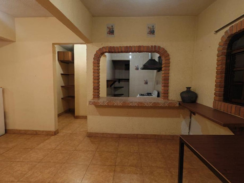 Edificio En Venta En Colonia La Magdalena, Toluca, Estado De México